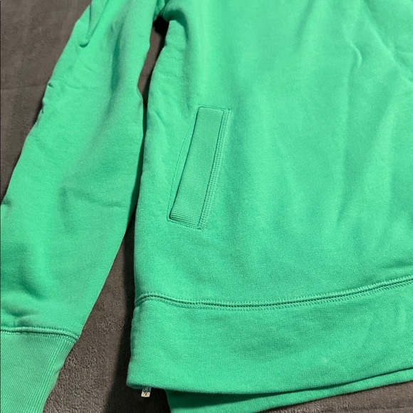 Lilly Pulitzer beach comber pullover - Picture 4 of 6